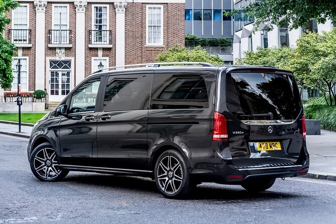 Arrival Transfer Valencia Airport VLC to Valencia City by Minivan - Why the meet-and-greet matters for apartments