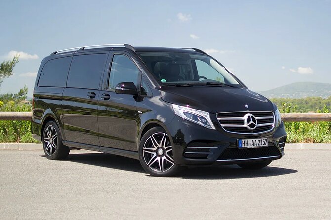 Arrival Transfer Valencia Airport VLC to Valencia City by Minivan - A private Mercedes V-Class ride to Valencia