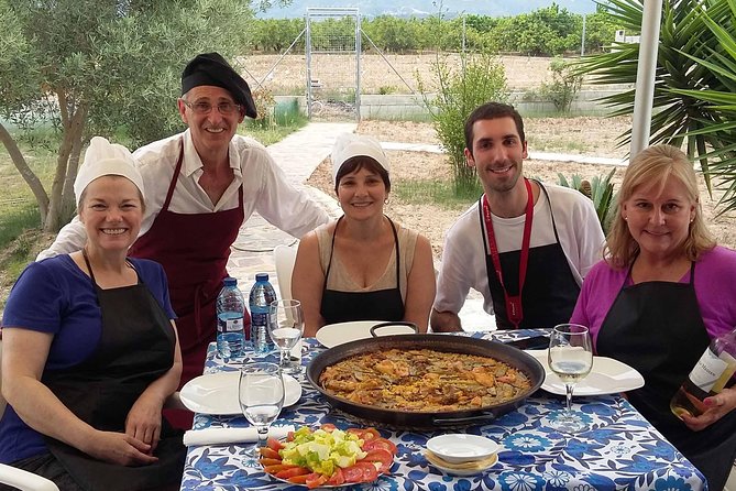 Authentic Valencian Paella Cooking Class - Tapas While the Paella Cooks
