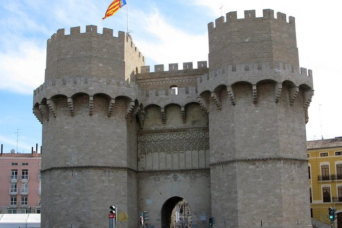 Best of Valencia 4-Hour Private Tour with transport - The Old Town Squares and Mediterranean Atmosphere