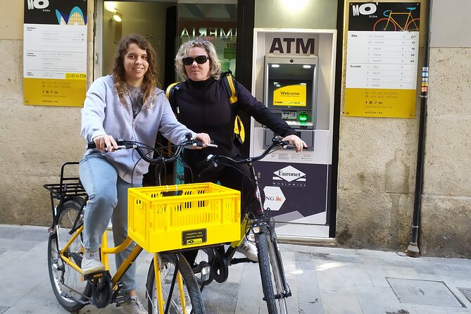 Bicycle Rental City Center - Following the Turia riverbed