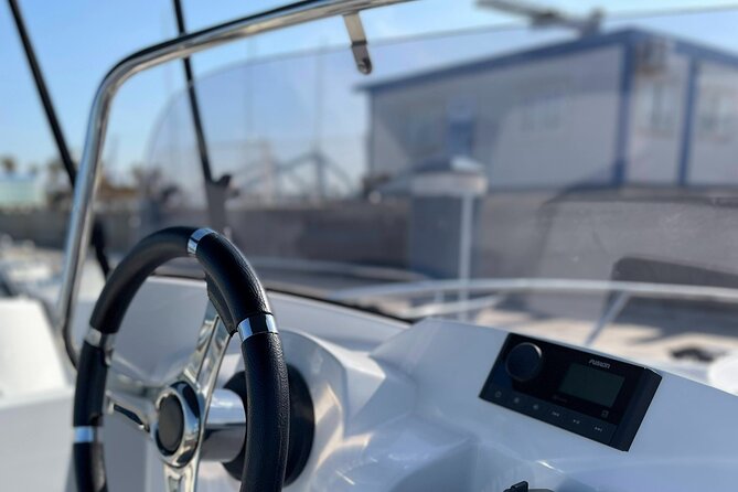 Boat Rental Without License in La Marina de Valencia - Leaving the dock without a nautical license