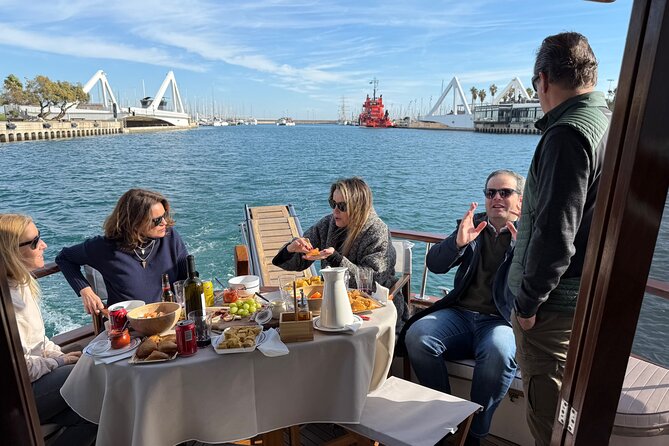 Chill and Sail in Valencia - Anchoring in a sheltered Mediterranean spot