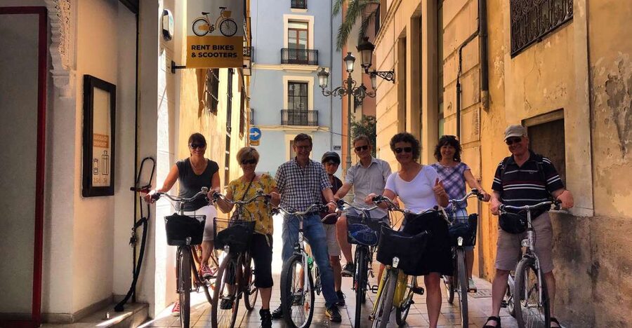 City of Arts & Sciences Tour on Bicycle, E-Bike or E-Step - Starting at the Serranos Gates