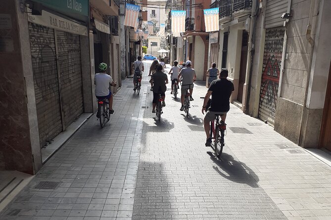 Daily Bike Rental Valencia - Riding through the Turia area