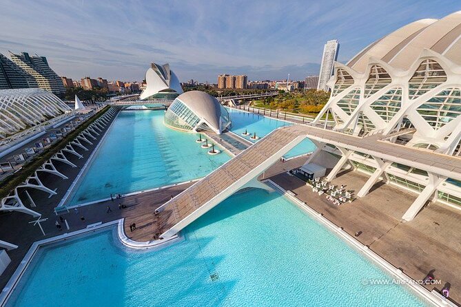 e-Scavenger hunt Valencia: Explore the city at your own pace - How much does $36.93 buy you?