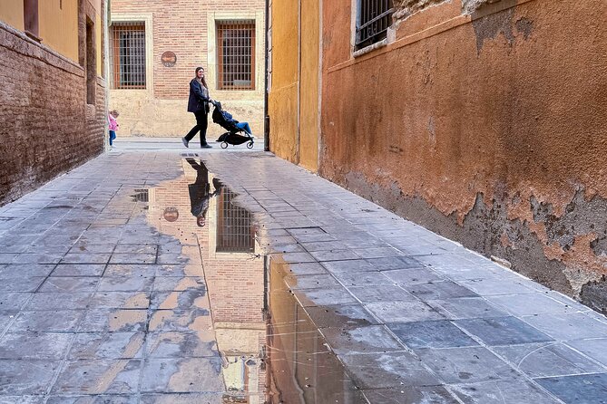Excellent Private Photography Walking Tour & Workshop in Valencia - Why this photo walk feels different from a normal Valencia tour