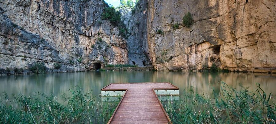 From Costa Blanca: Chulilla and the Hanging Bridges Day Trip - What the guide adds beside the scenery