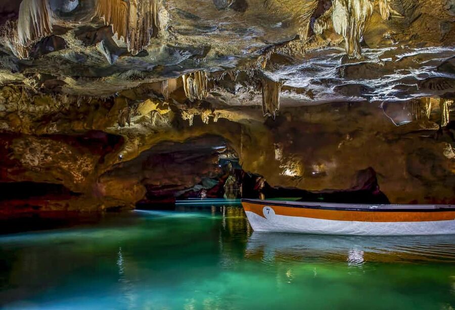 From Valencia: Boat ride through the impressive Caves of Sant Josep. - How much information will you get?