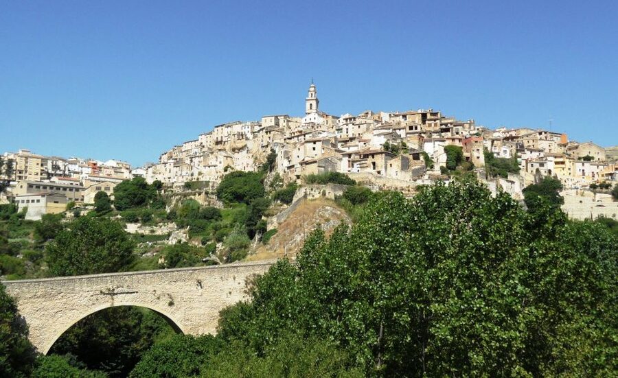 From Valencia: Bocairent and Covetes dels Moros Day Trip - Entering the Covetes dels Moros