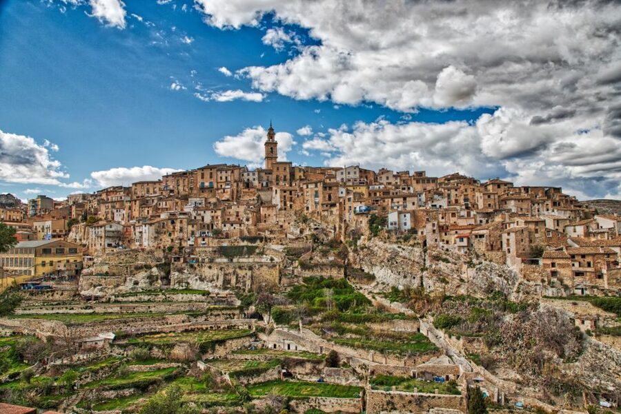 From Valencia: Bocairent and Covetes dels Moros Day Trip - Who should book this experience