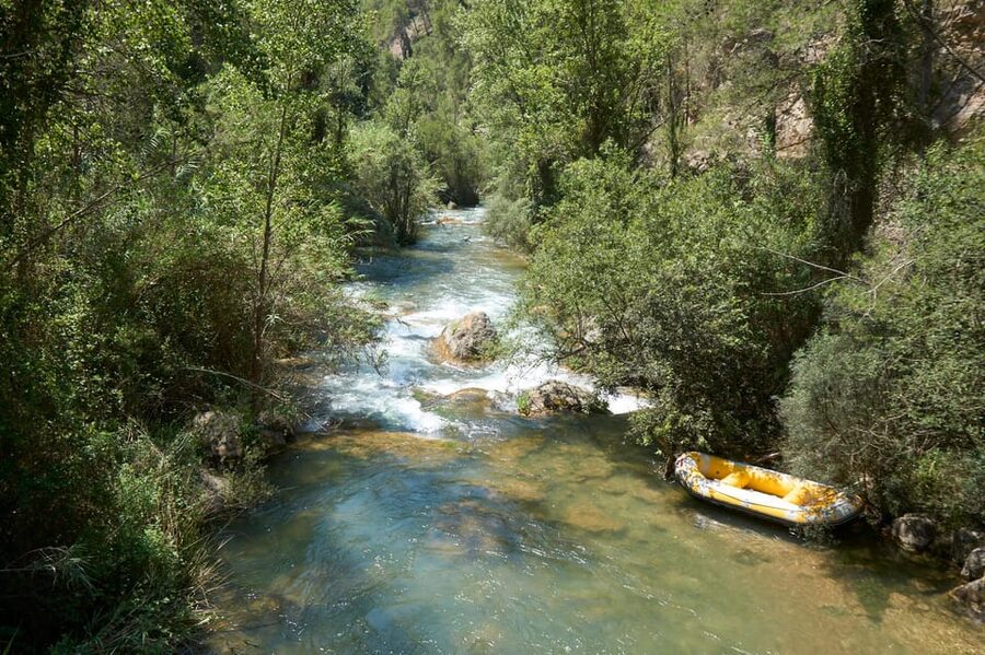 From Valencia: Montanejos Tour with Guided Hike - Why Montanejos makes a good break from Valencia