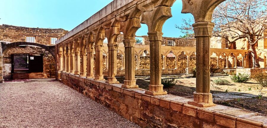 From Valencia: Morella & Peñíscola Day Trip Transfer + Lunch - Walking Morella’s steep old streets