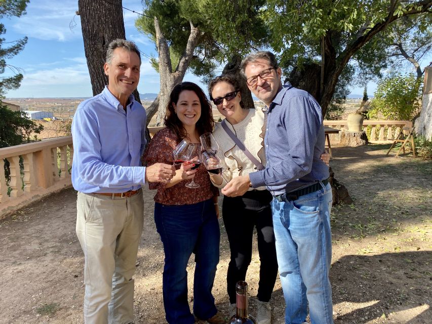 From Valencia: Utiel-Requena Wine Tour and Traditional Lunch - The guides and the wine instruction