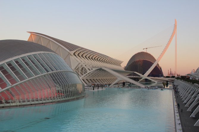 GRAND CITY Private Guided Tour on Bike, E-Bike, E-Step or Segway - Why this route works for a first look at Valencia
