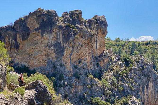 Hiking Tour of the Roman Aqueduct of Peña Cortada and Ruta de Agua - Calles begins the day at an easy pace