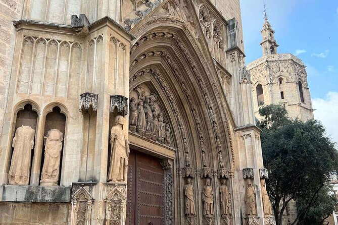 In Love with Valencia: A Self-Guided Tour of its Landmarks - The House of Cats and Valencia’s playful side