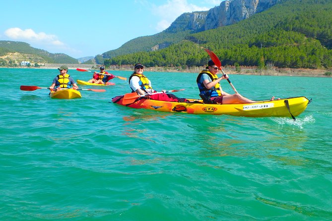 Kayak Routes In A Lake - A relaxed three-hour paddle, not a race