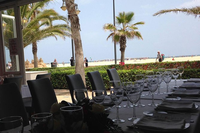 Lladro Factory Visit and Paella Lunch at the Beach - Who will enjoy this most?