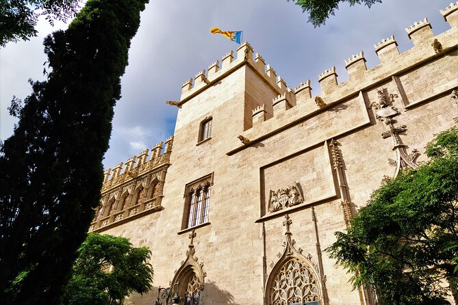 Medieval Valencia Small-Group Walking Tour with Local Guide - Start in Plaça de la Mare de Déu