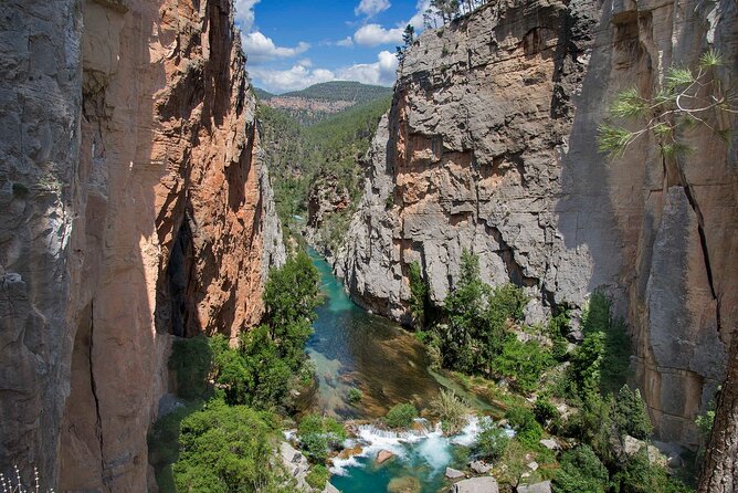 Montanejos Hiking Tour & Thermal Pools from Valencia - Following the Montanejos mountain route
