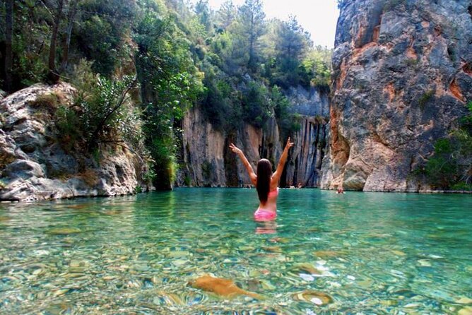 Montanejos Hiking Tour & Thermal Pools from Valencia - Caves, cliffs, and the payoff at the end of the walk
