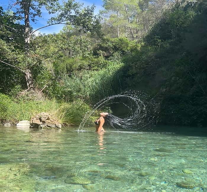 Montanejos Thermal Springs and Waterfall, food included - The 25°C springs at Montanejos