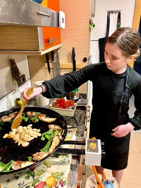 OnlyForYou, Paella Session at a Michelin-trained Chef’s Home - Who should book this paella class?