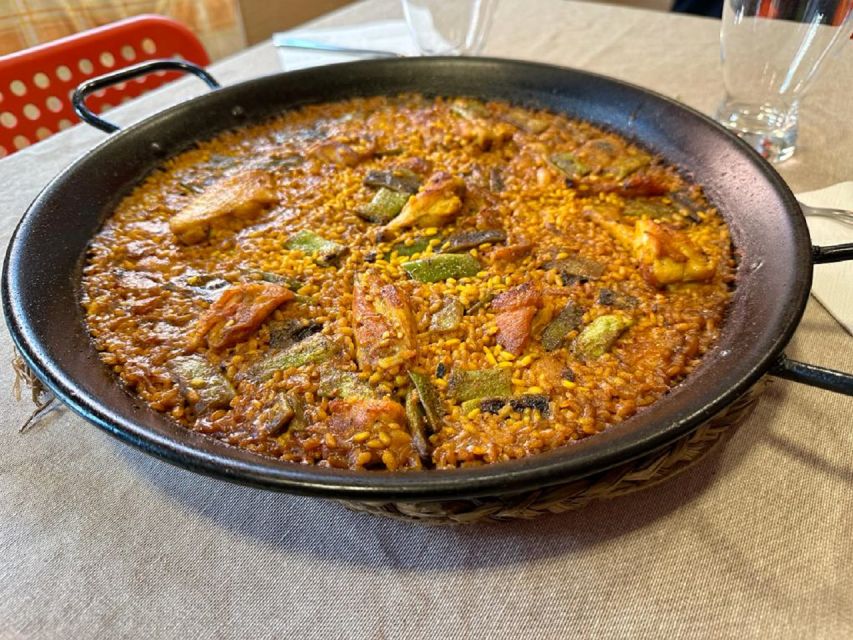 OnlyForYou, Paella Session at a Michelin-trained Chef’s Home - Cooking paella close to Valencia’s old town