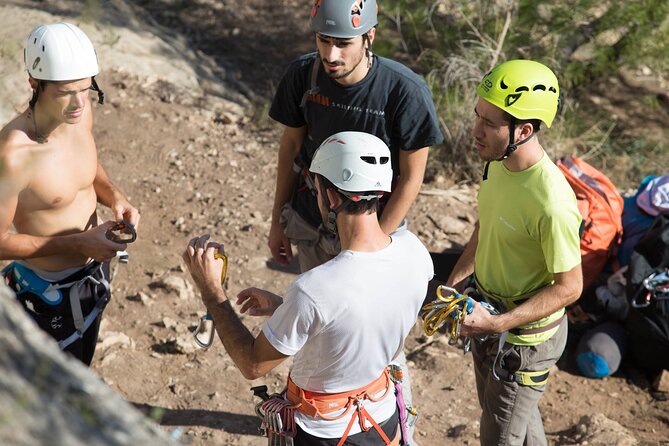 Outdoor climbing for beginners - Real rock, fresh air, and a first taste of climbing