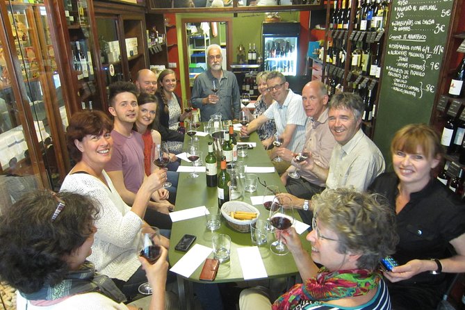 Private premium wine tasting with snacks in Valencia's old town - How the private format changes the experience