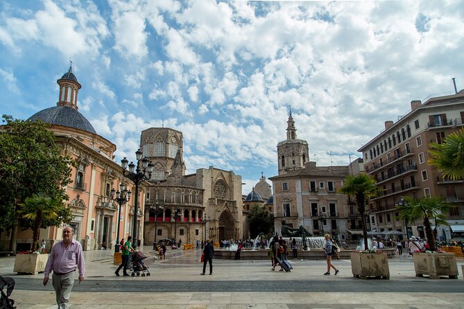 PRIVATE Walking Tour Historical Center with Local Expert - Starting beneath Valencia Cathedral
