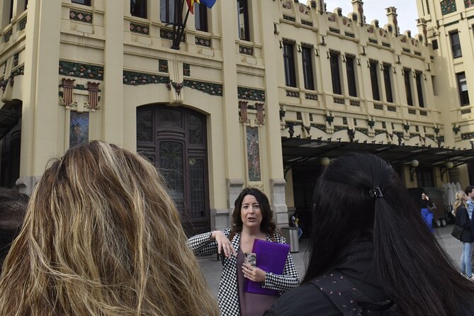 Private Walking Tour of Games and History in the Center of Valencia - Plaza de la Reina and the many faces of the cathedral