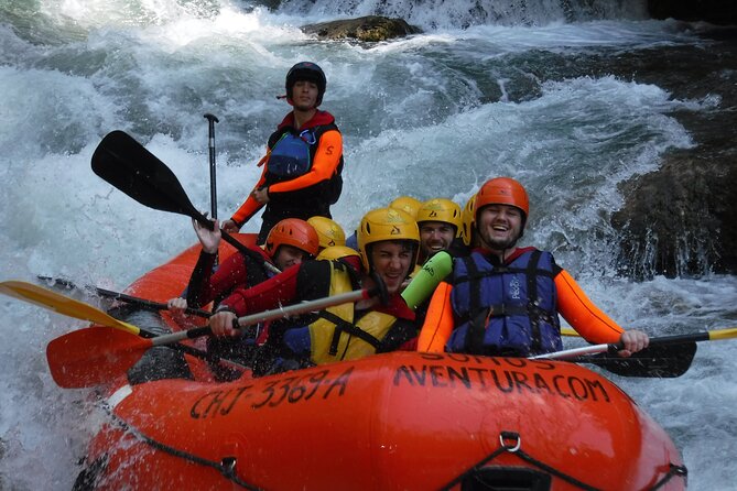 Rafting white water in Montanejos 1h Valencia - Getting fitted for the river