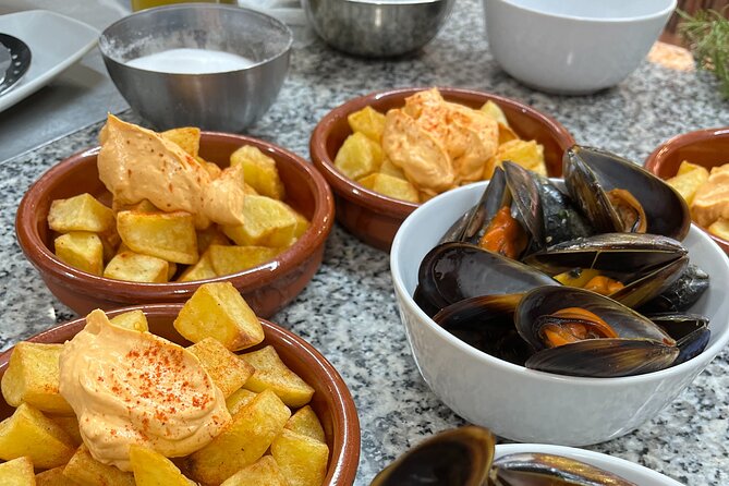 Seafood paella cooking class, tapas and visit to Ruzafa market. - The short walk to the cooking kitchen