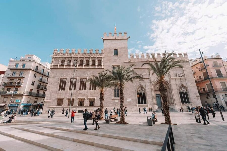 Secret Valencia Experience: The City and Its Flavors - Plaza de la Virgen and Valencia’s religious center