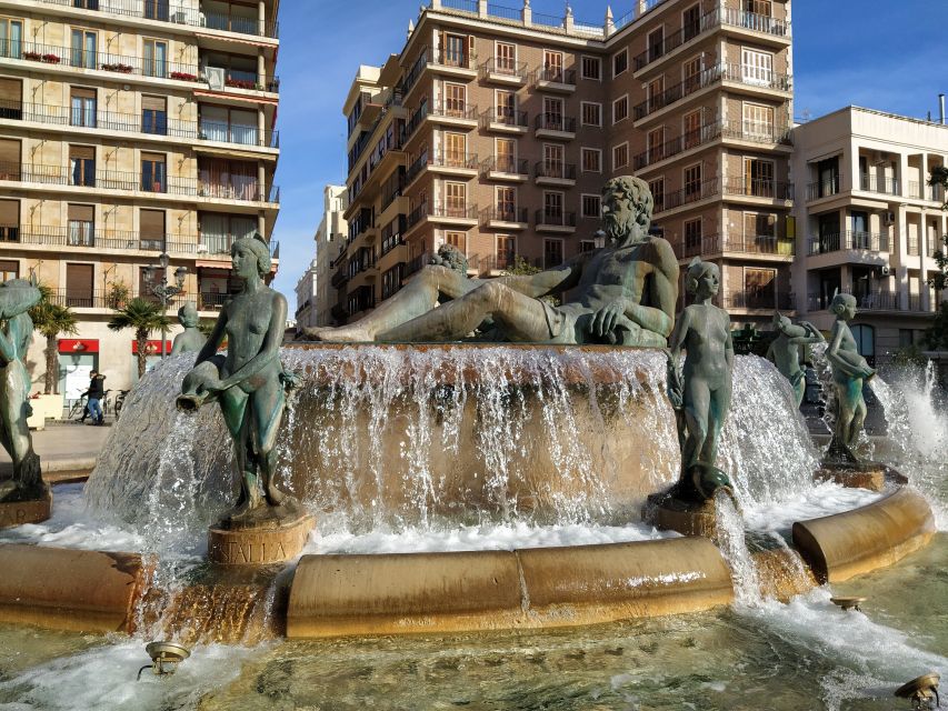 Small-Group Medieval Valencia Walking Tour - Licensed Guide - Valencia Cathedral and the layers of belief