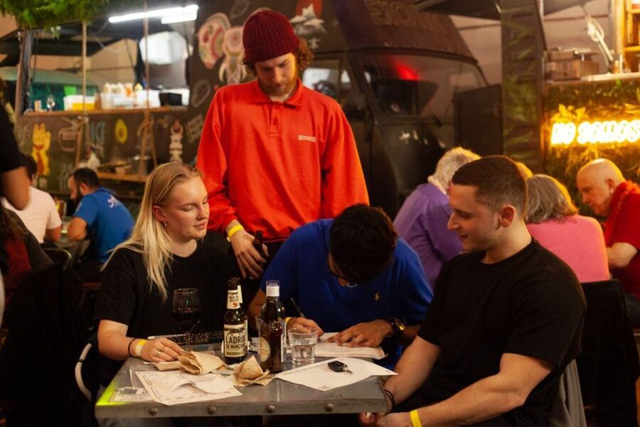 The Biggest Pub Quiz in Valencia - Practical details before you book