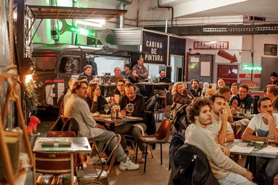 The Biggest Pub Quiz in Valencia - Joining a team when you arrive alone