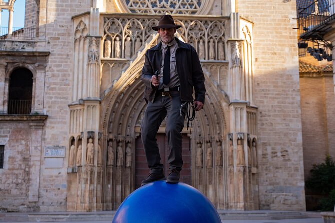 The Holy Grail with Indiana Jones - Stop 3: Dragons on Carrer de la Creu Nova