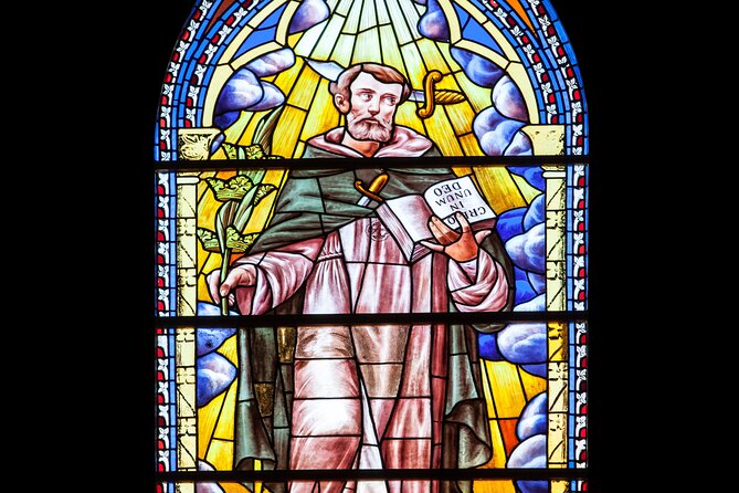 The Light of Saint Nicholas - Homage to Beauty brings the ceiling forward