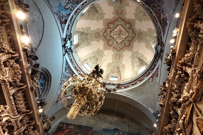 Tour of the Borgias with Cathedral included in Valencia - Plaza Manises begins the Borgia story