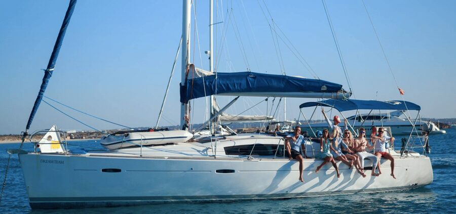 Valencia: 2-Hour Private Boat Cruise - What the skipper adds to the experience