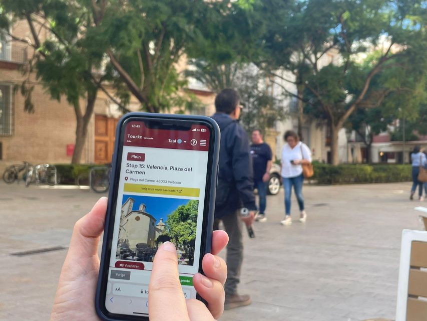 Valencia: 2-in-1 Biking and Walking Audio-Guided Route - The old city walk covers Valencia’s compact core