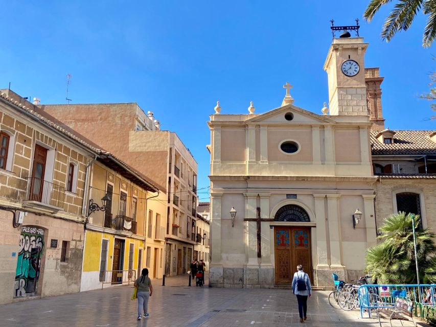Valencia: 2-in-1 Biking and Walking Audio-Guided Route - The app is useful, but it needs preparation