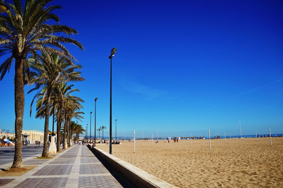 Valencia: 3-Hour Guided City Sightseeing & Beaches Bike Tour - Why this three-hour route works in Valencia