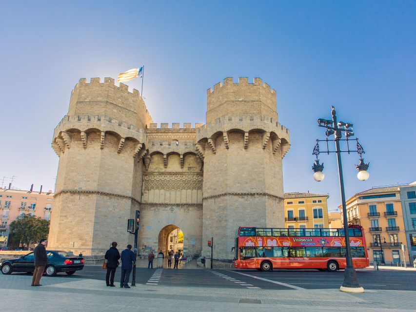 Valencia: 48 hour Hop-On-Hop-Off Bus Ticket and San Nicolás - What you hear on the bus