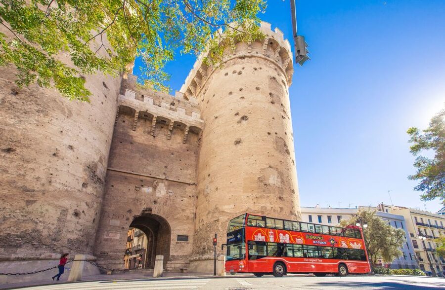 Valencia: 48 hour Hop-On-Hop-Off Bus Ticket and San Nicolás - Using the bus to reach San Nicolás