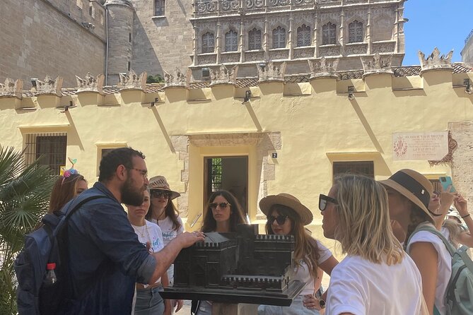 Valencia: Art & Architecture Guided Tour with Monuments Tickets - La Lonja de la Seda, Valencia’s great trading hall