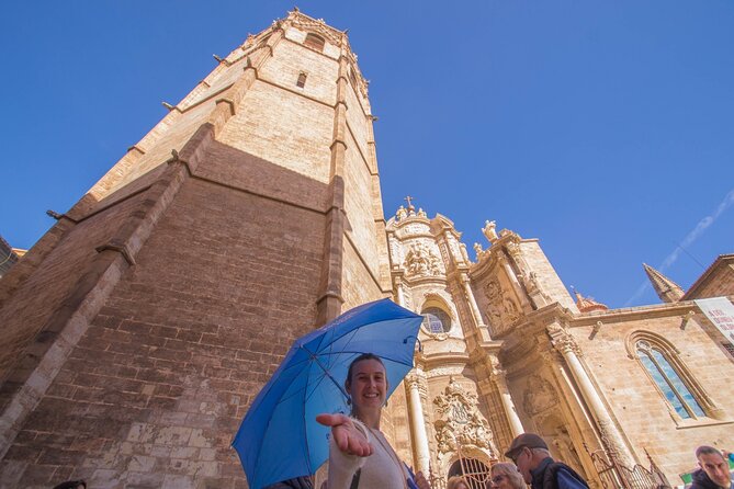 Valencia: Art & Architecture Guided Tour with Monuments Tickets - How much walking and how fast is the pace?